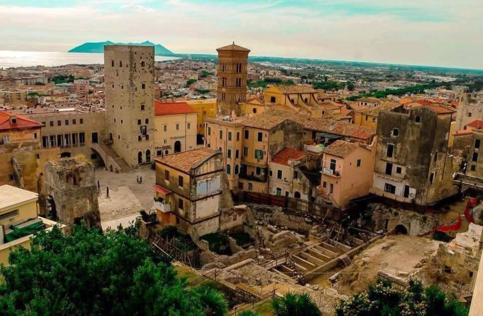Апартаменты Casa Vitelli - Centro Storico A Due Passi Da Tutto Террачина Экстерьер фото